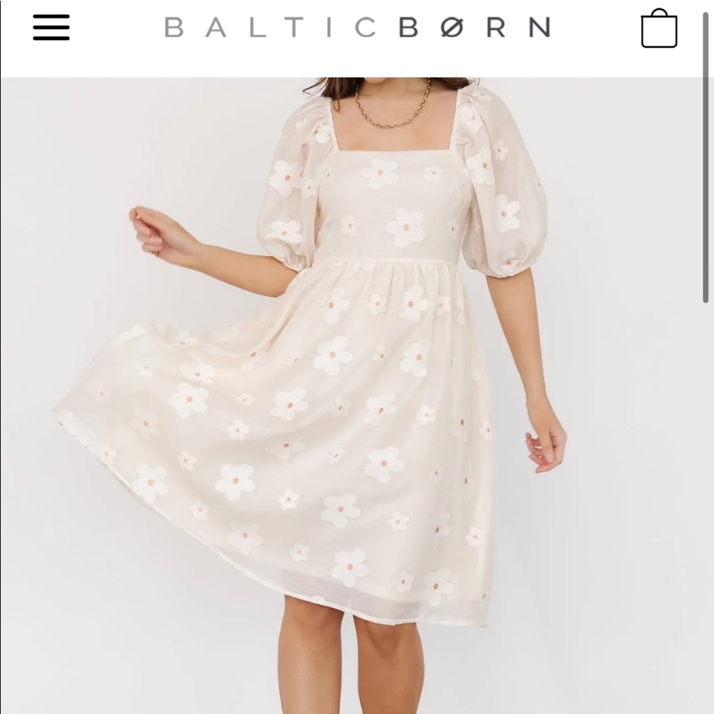 Baltic Born white daisy dress size M